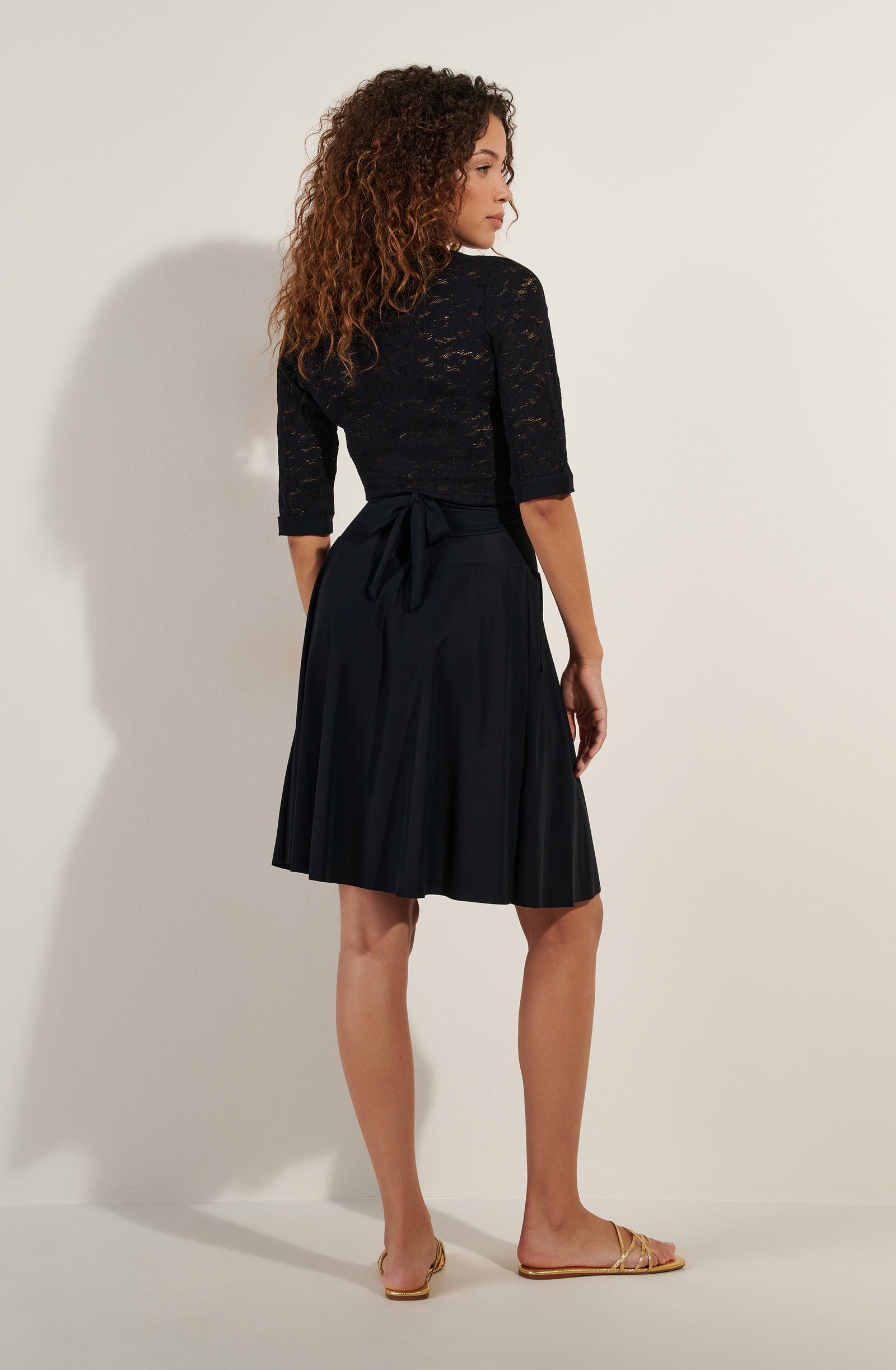 joely Black mid-length skirt