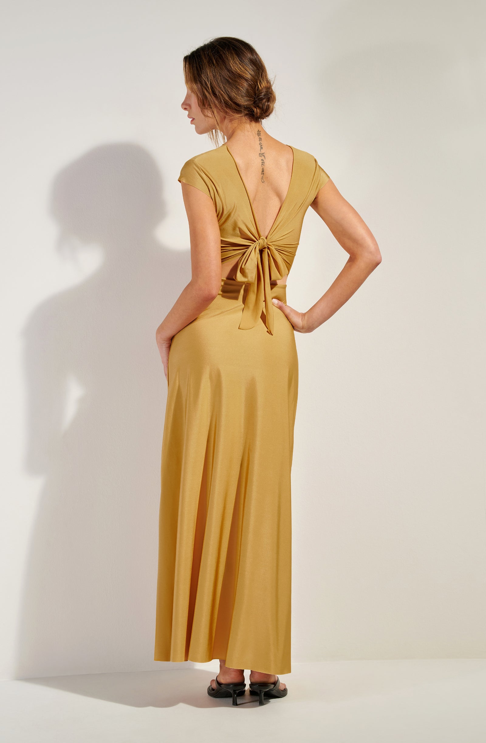 lil Gold dress with short-sleeves