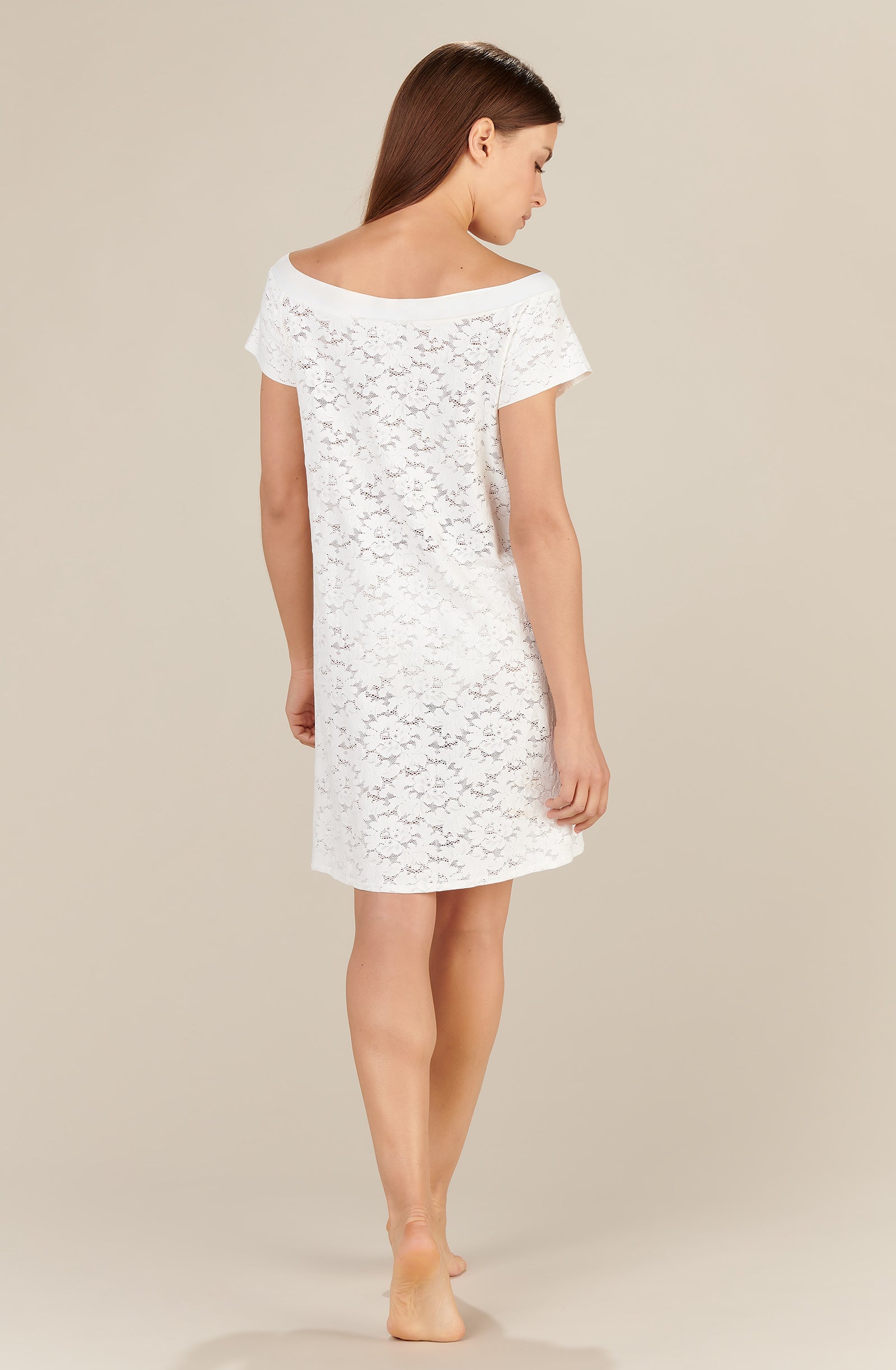 foam white boat neck tunic
