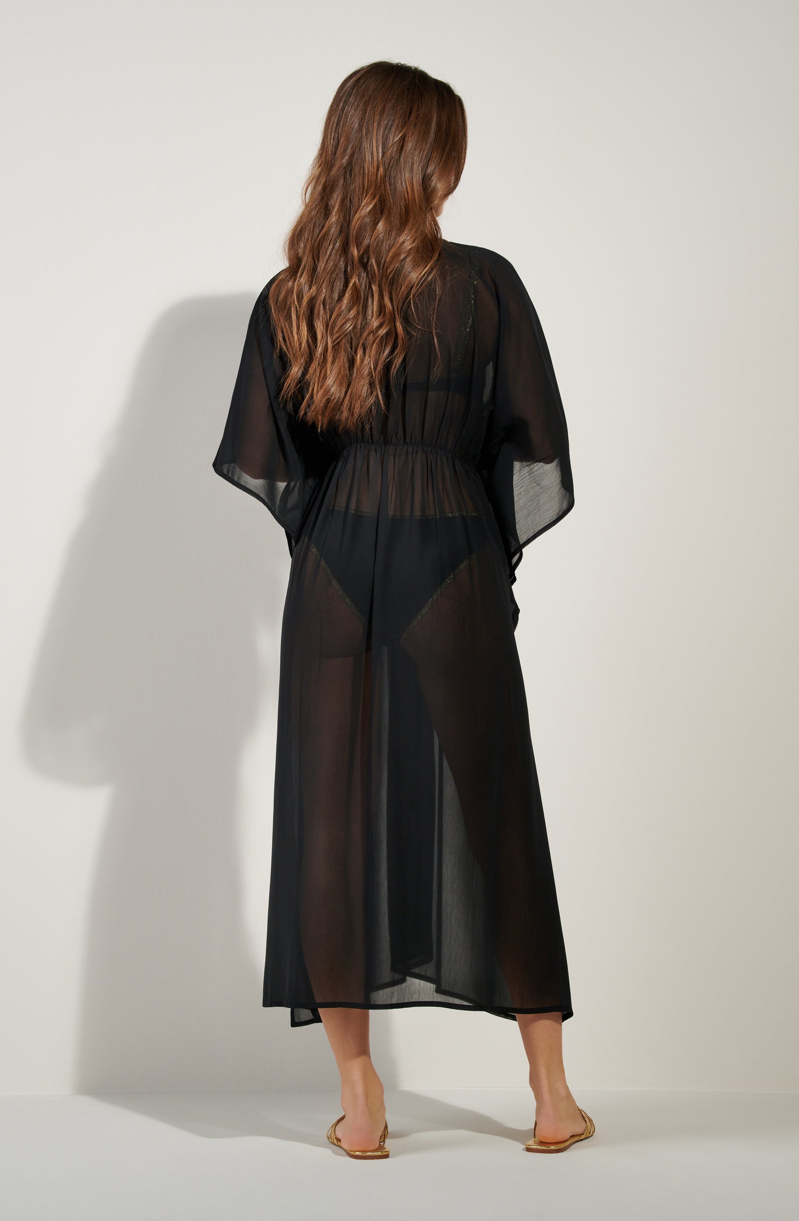 azora Robe longue noire fendue sur les côtés