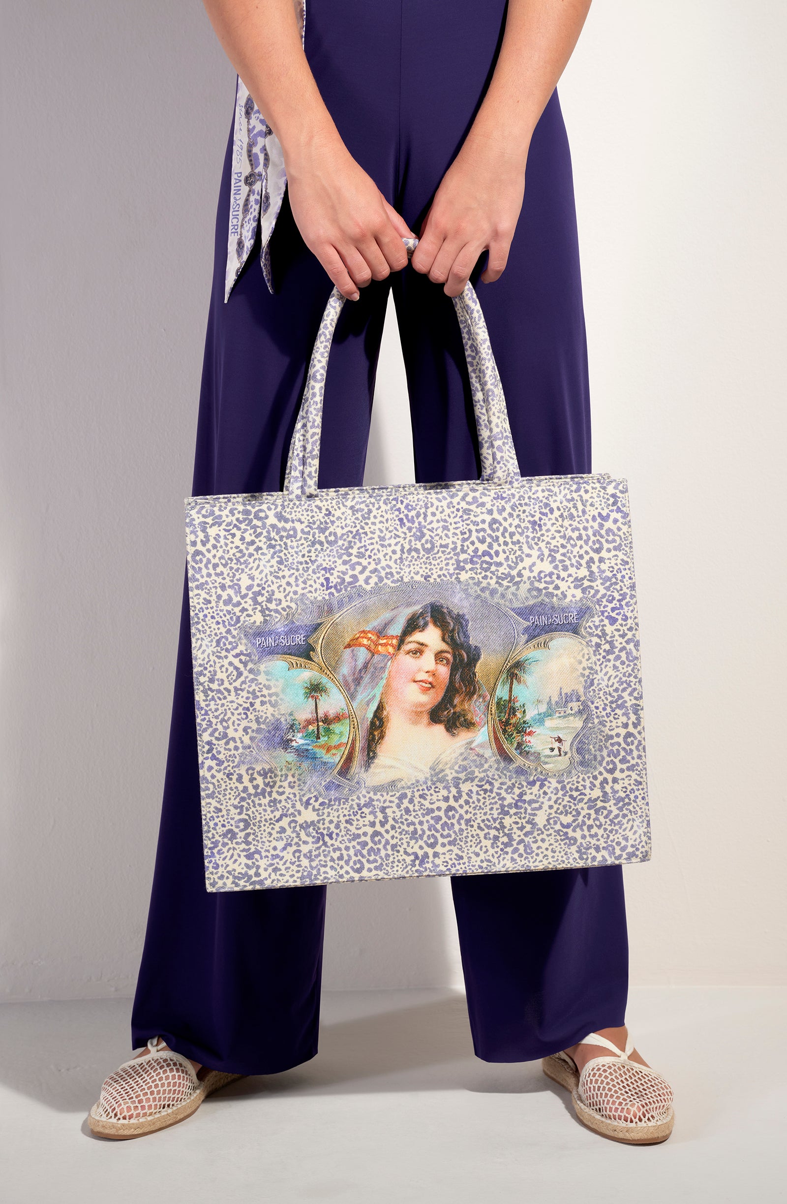 Printed tote bag