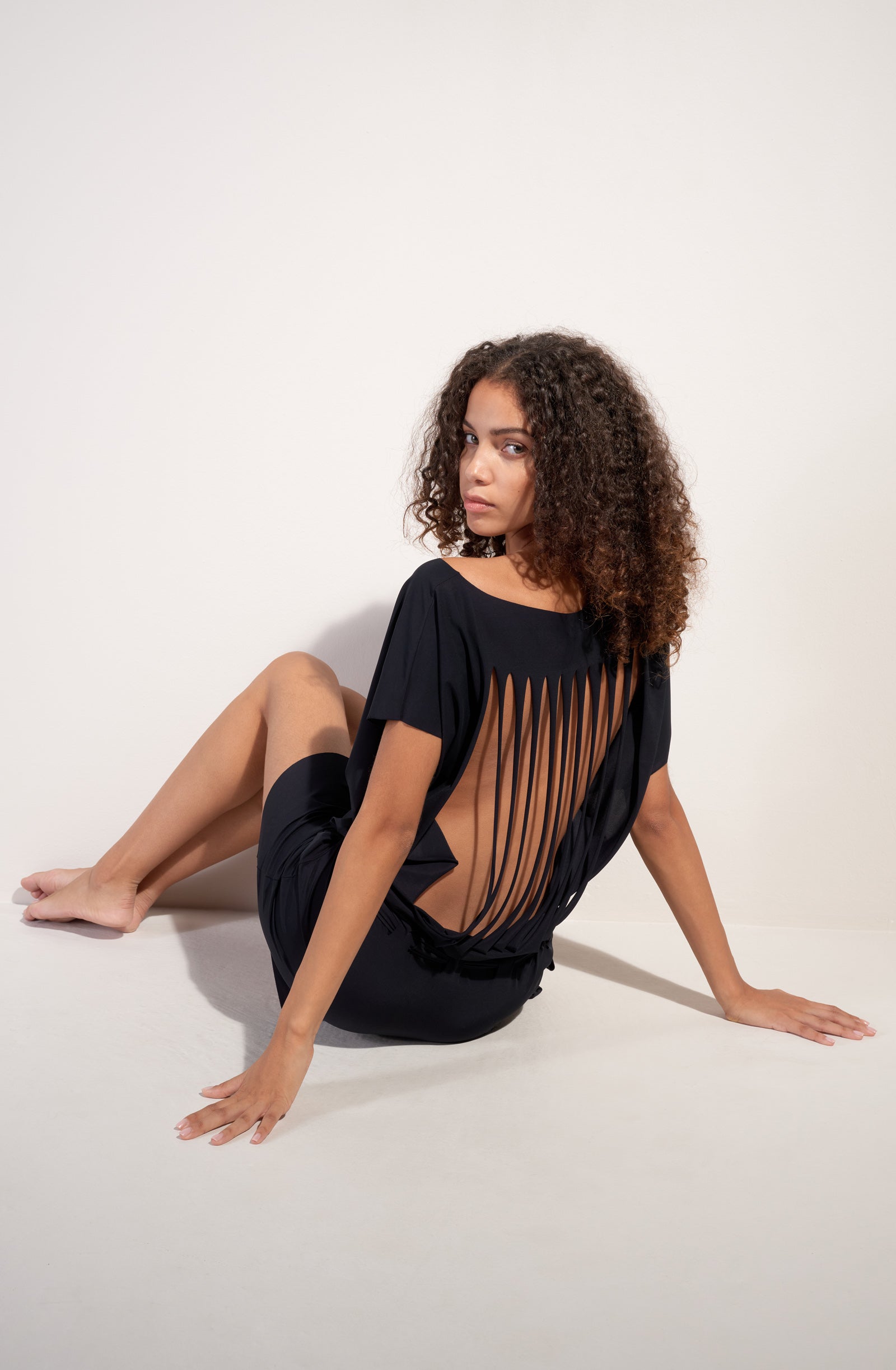 thao tunique ample courte en voile extensible noire