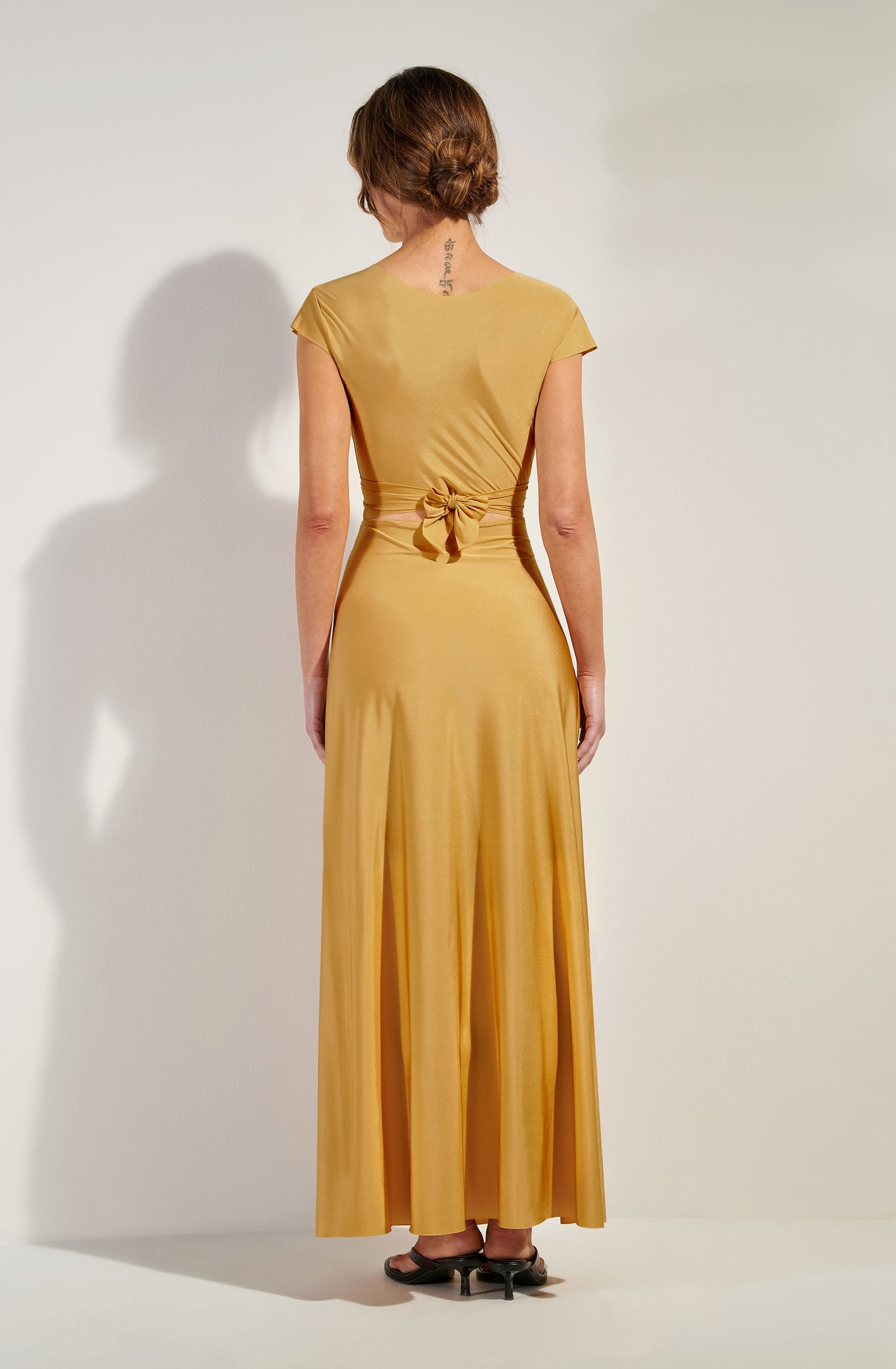 lil Gold dress with short-sleeves