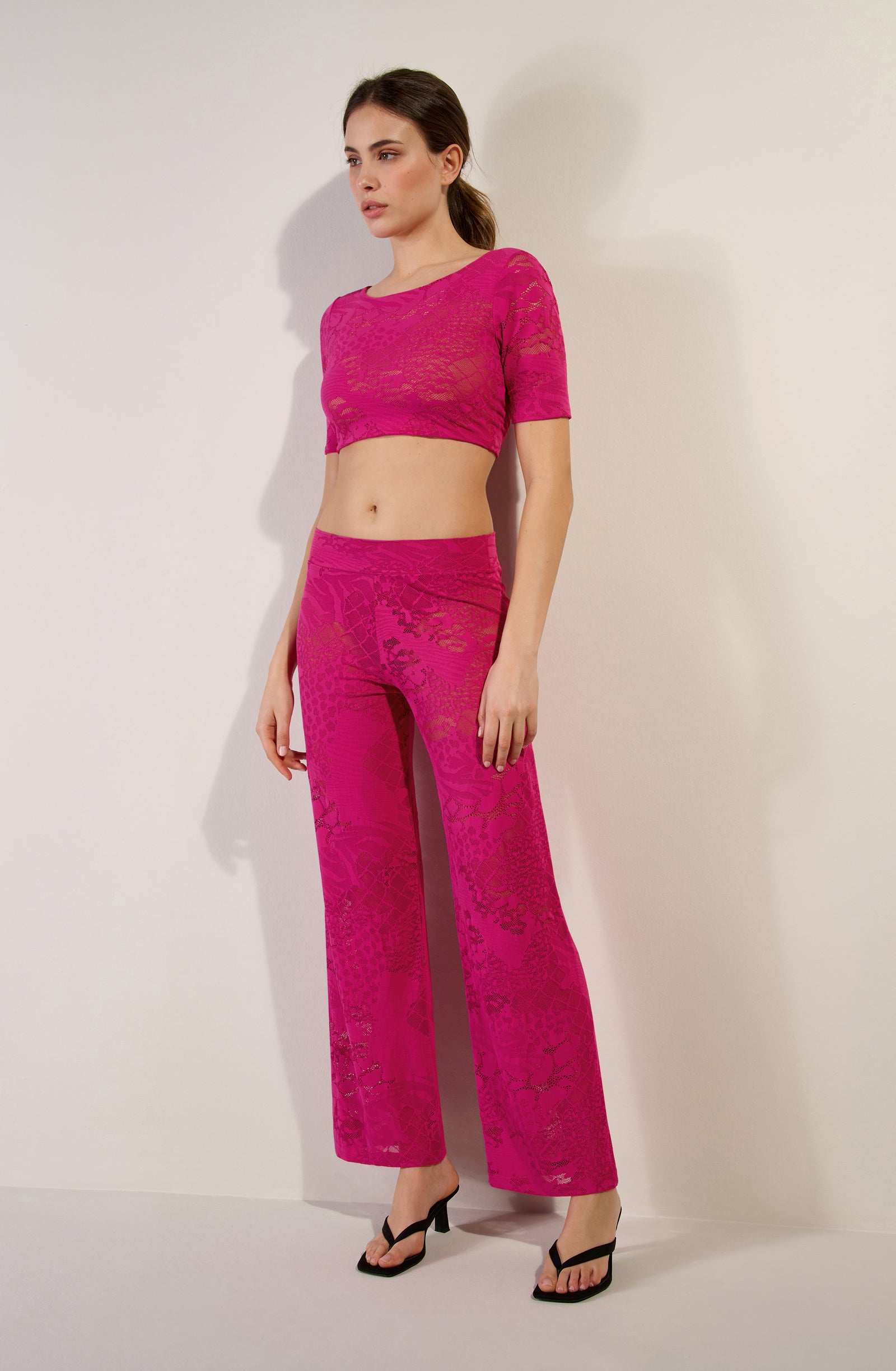 pooja Pantalon droit framboise en dentelle