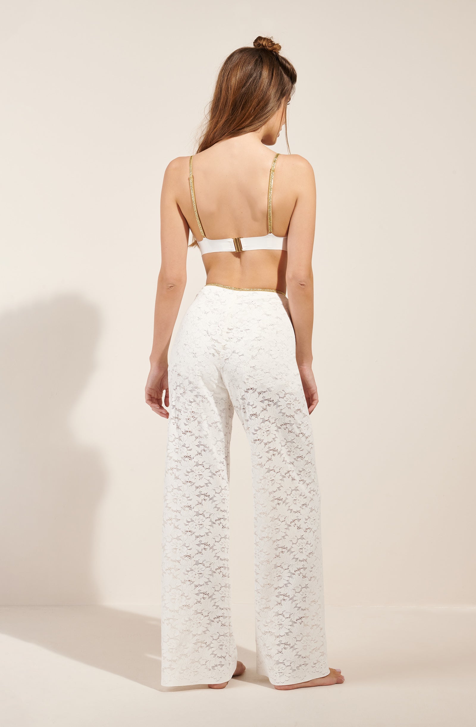 paige ecume Pantalon droit en dentelle blanc avec finitions lurex dorées