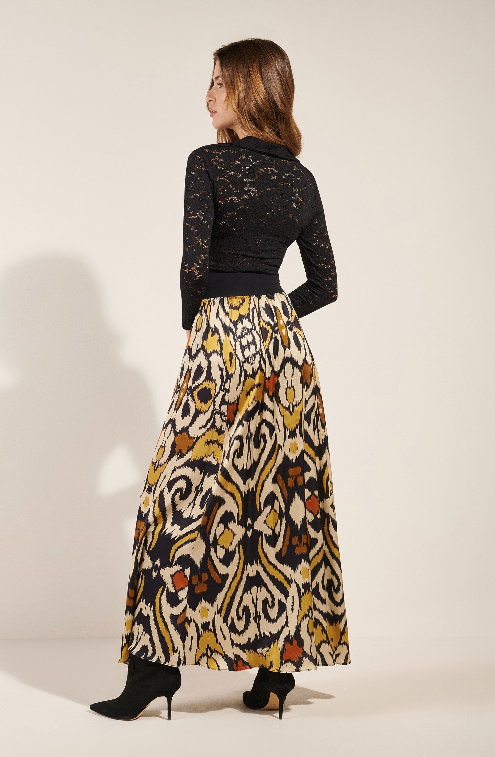 taina black