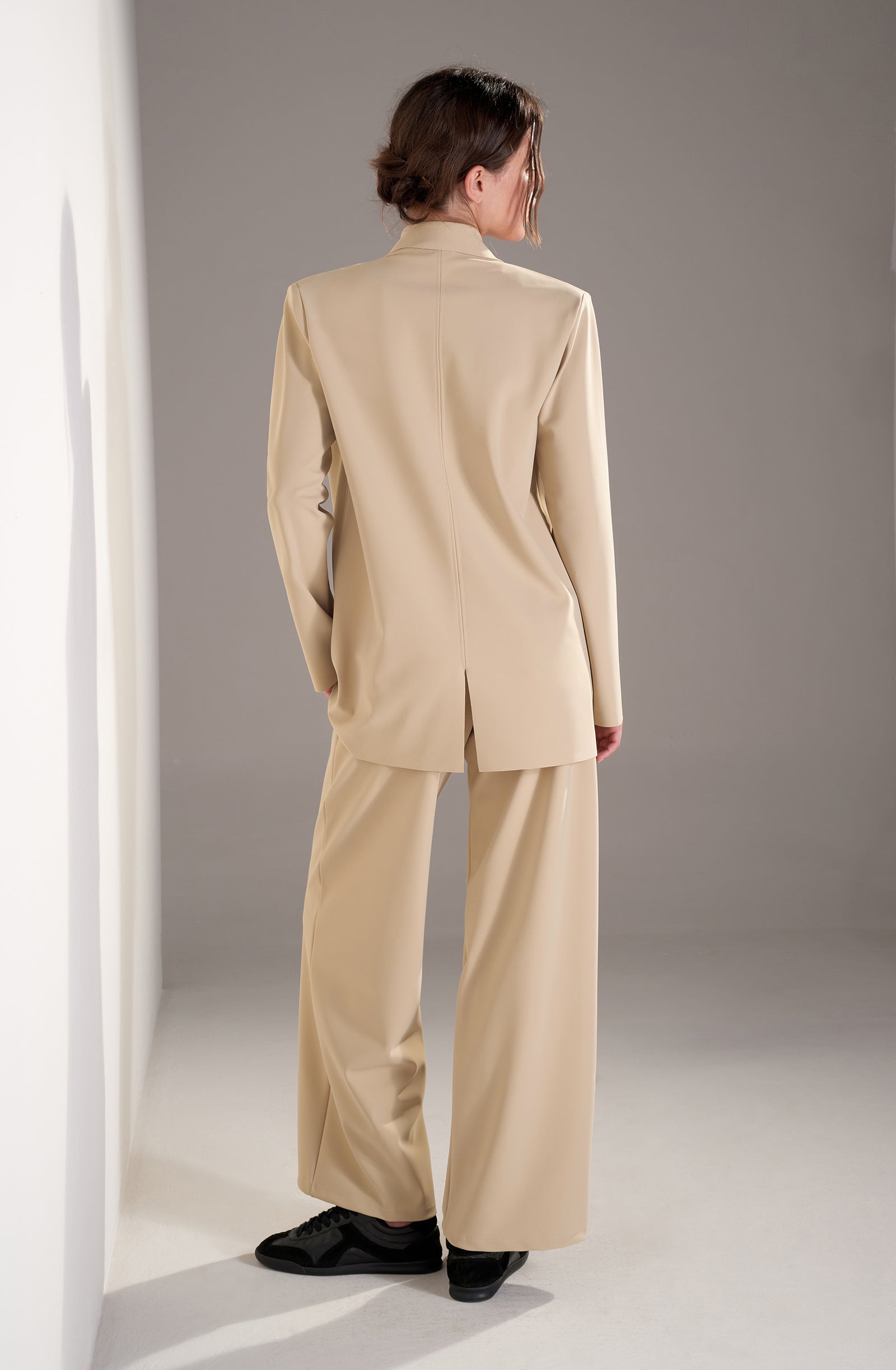 blake
Sand oversized blazer