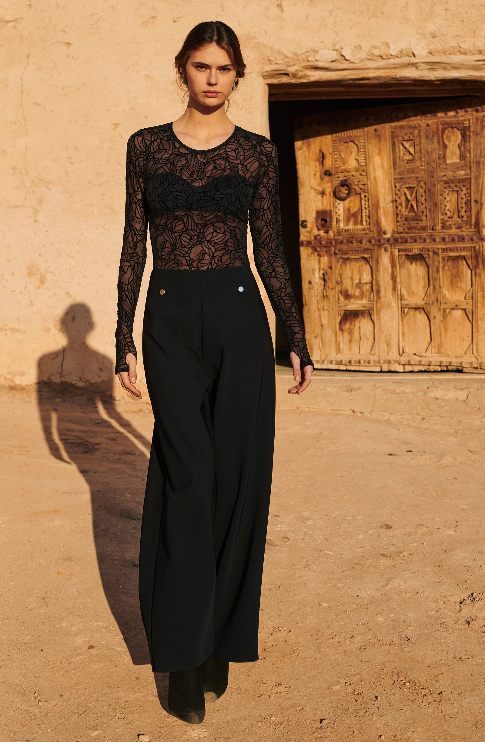 fionha
Pantalon large taille haute noir
