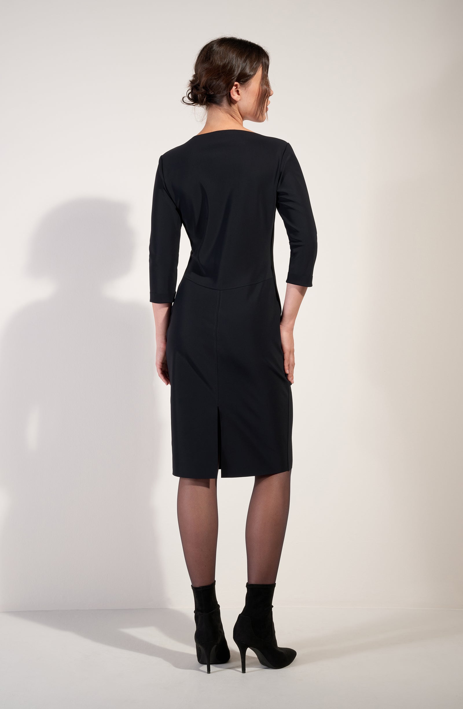 reem - black