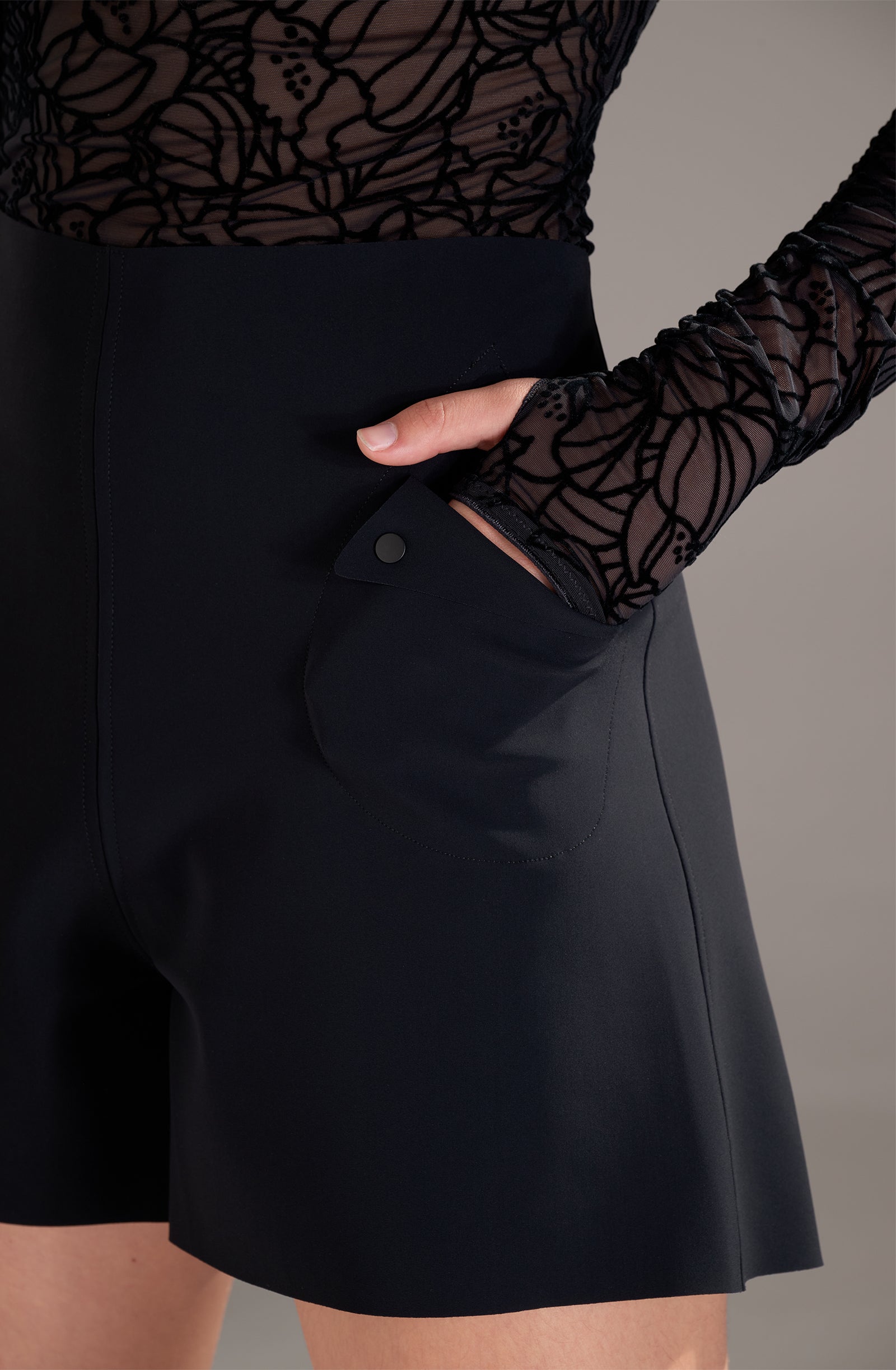 saelle - black