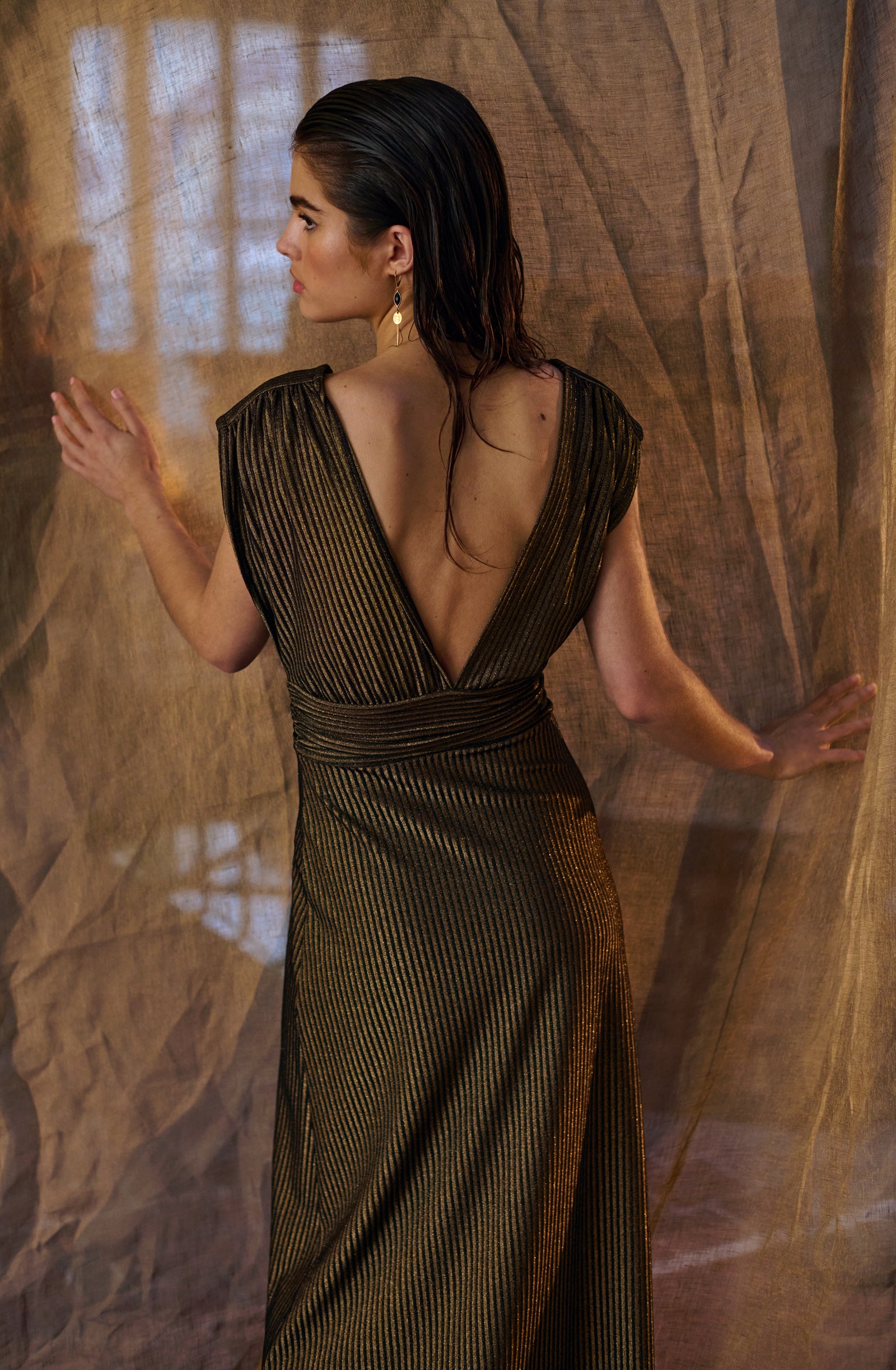 roxane Robe longue évasée en maille noire et dorée