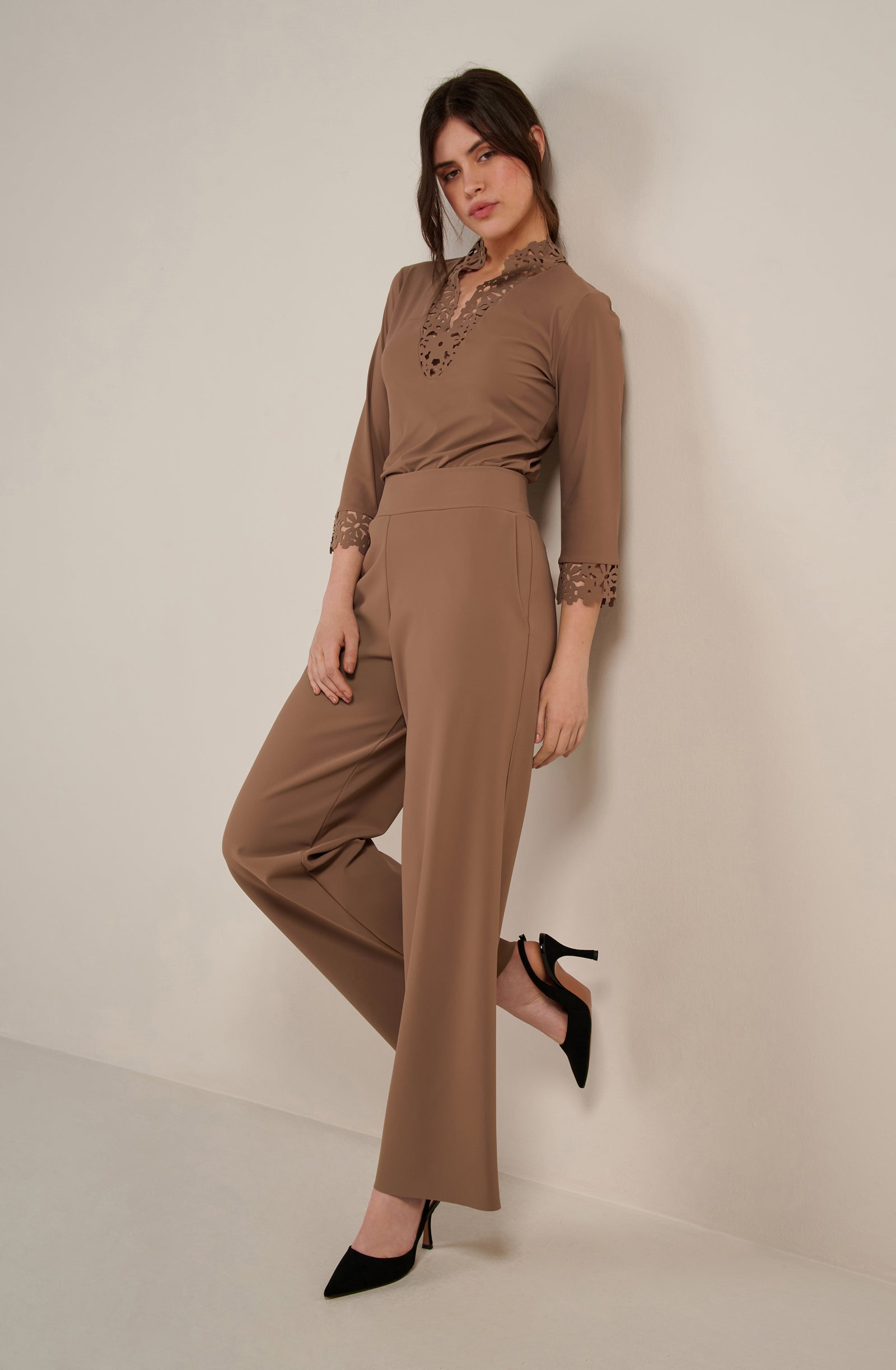 talis Top taupe à manches trompette