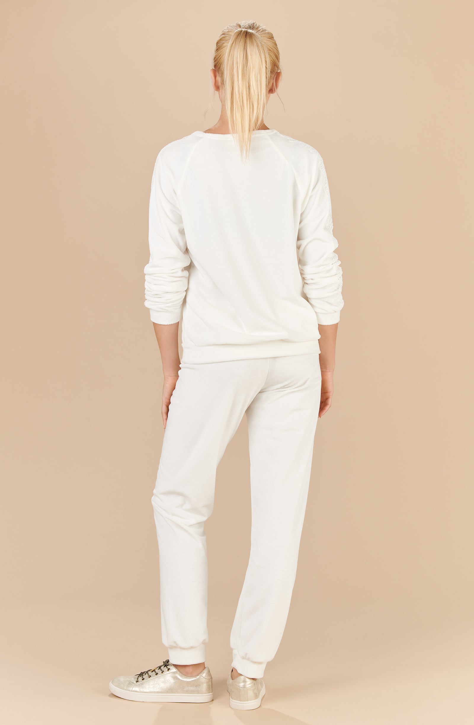 ema loose white velvet sweatshirt
